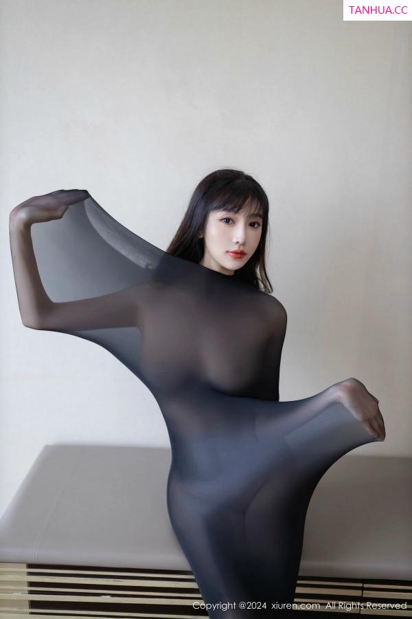 陆萱萱  [XiuRen]高清写真图 2024.12.12 No.9590 陆萱萱 黑丝美腿第20张图片